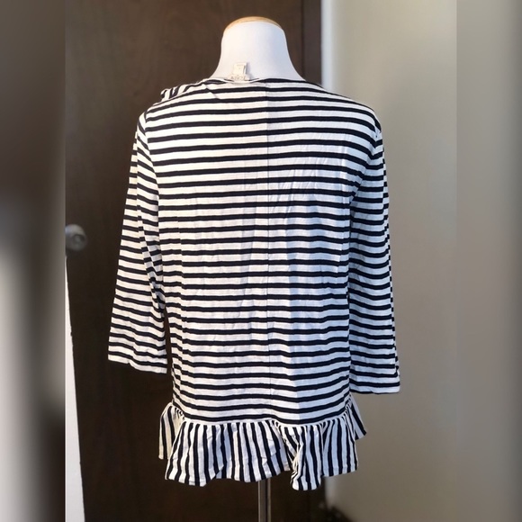 COPY - J. CREW ruffled blouse with a linear design - Picture 3 of 5